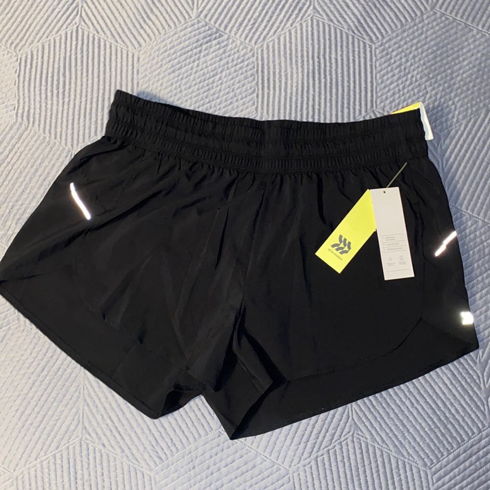 NWT Women’s All In Motion XXL black run shorts